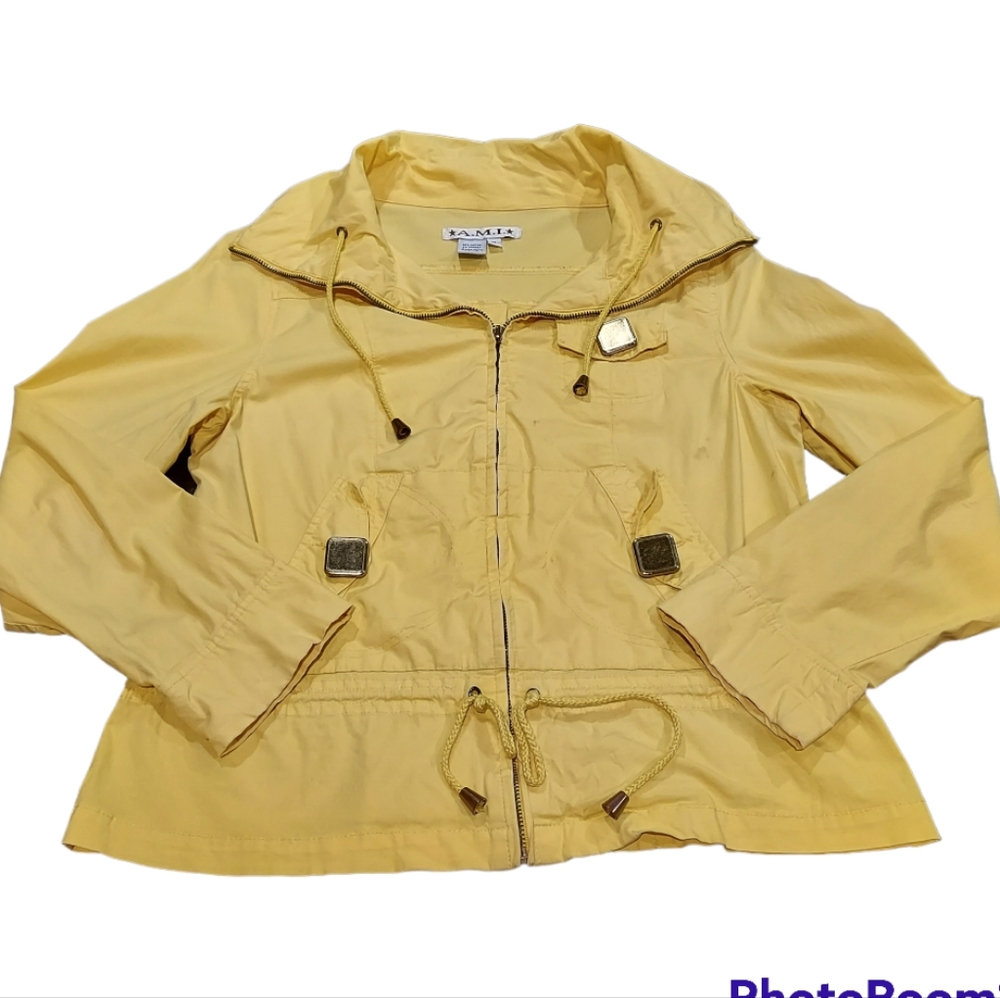 A.M.I Day Spring Yellow Jacket 💛